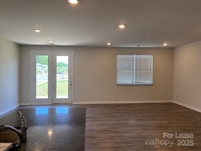 Building Photo - 7136 Maple Run Cir