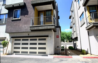 Building Photo - 2090 S Dorsey Ln