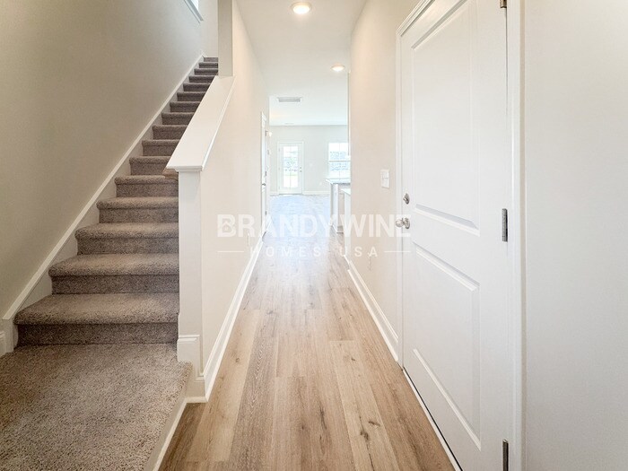 Building Photo - 1004 Wildflower Dr