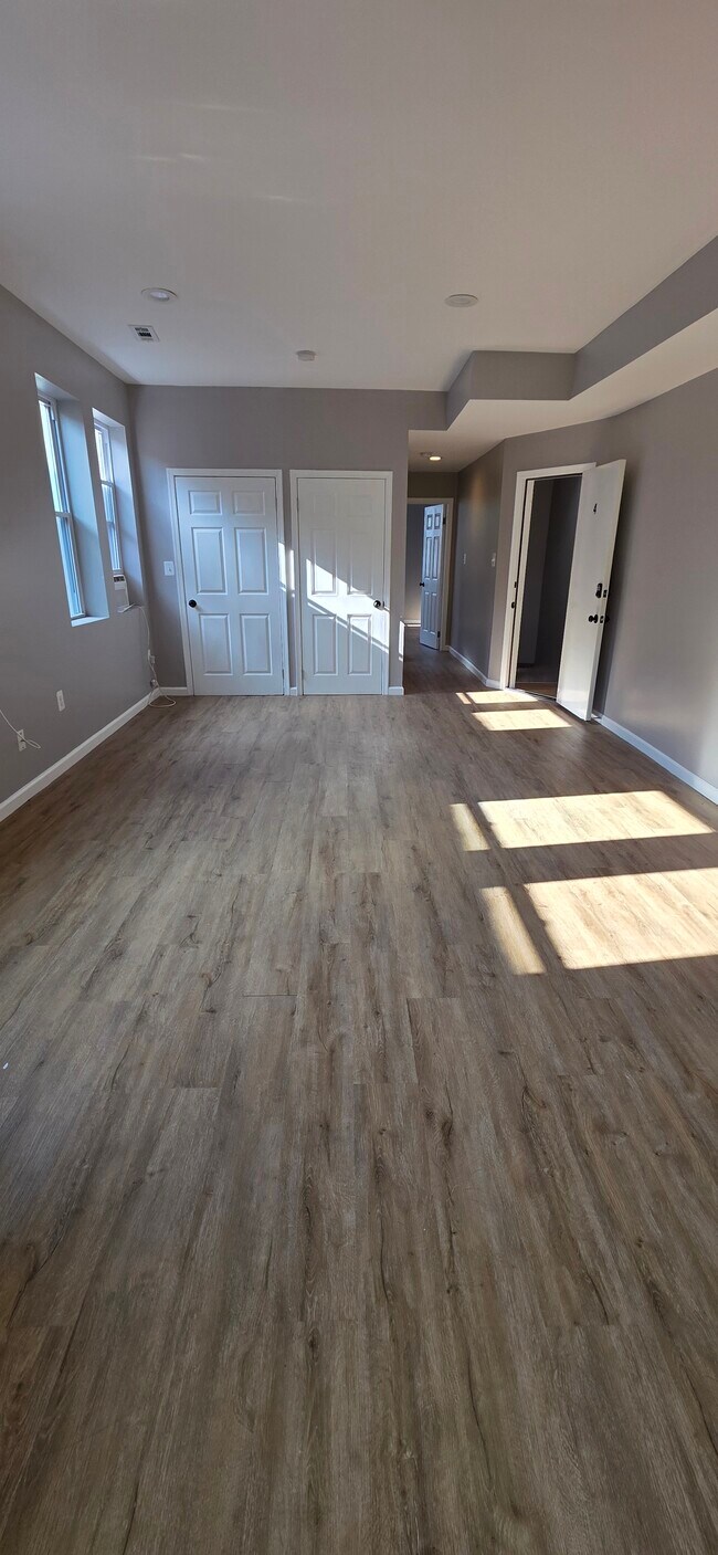Building Photo - 629 Dumbarton Ave