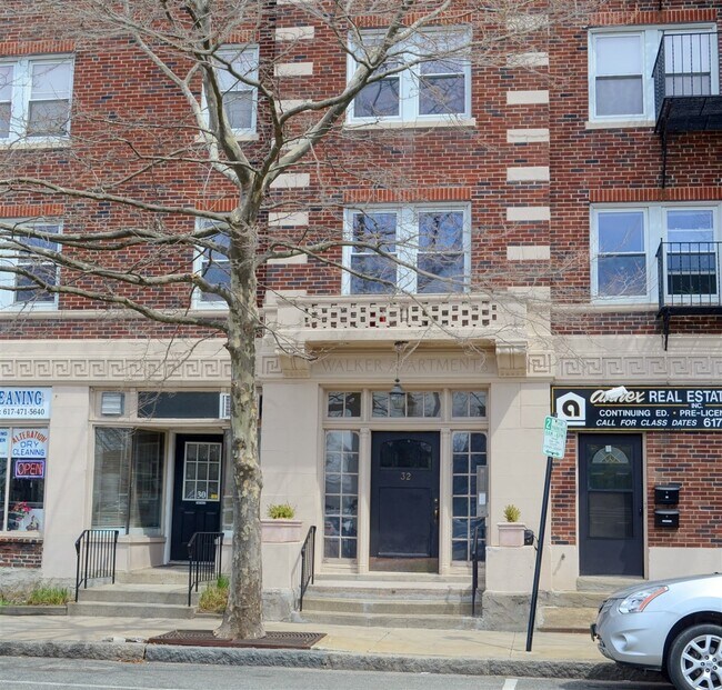 Building Photo - 32 Greenwood Ave