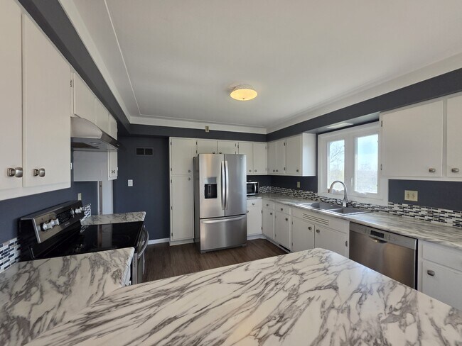 Building Photo - 3835 Lost Valley Rd SE