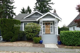 Building Photo - 5746 35th Ave NE