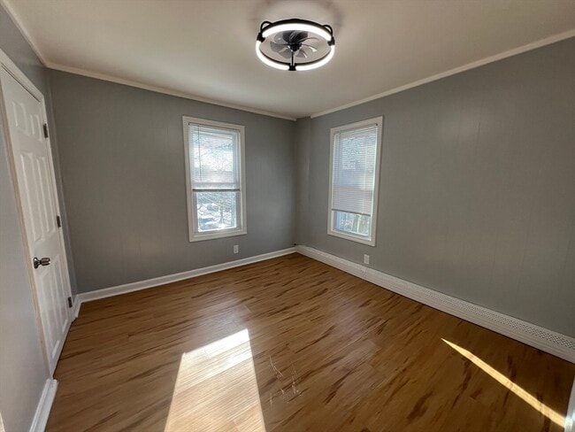 Building Photo - 452 Salem St