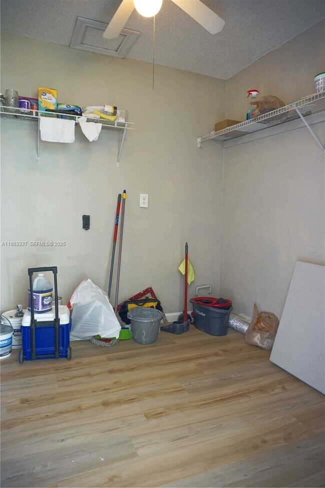 Building Photo - 971 Fulton Ln NE