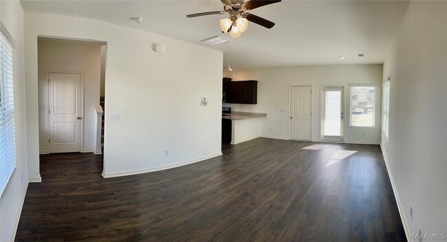 Building Photo - 5066 Pike Lp