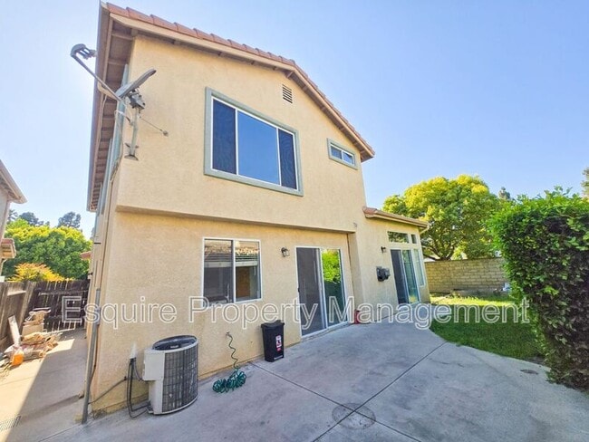Building Photo - 690 Avenida Magdalena