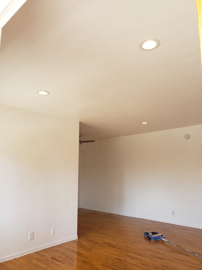 Dinning area recess light - 1025 Idaho Ave