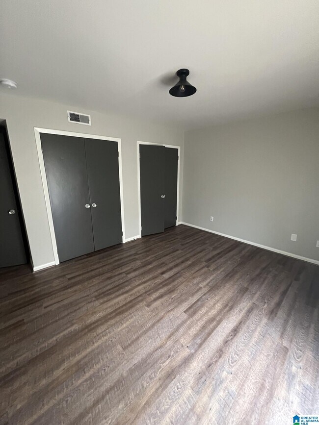 Building Photo - 1340 32nd St S