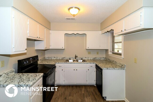 Building Photo - 7135 Hillshire Dr