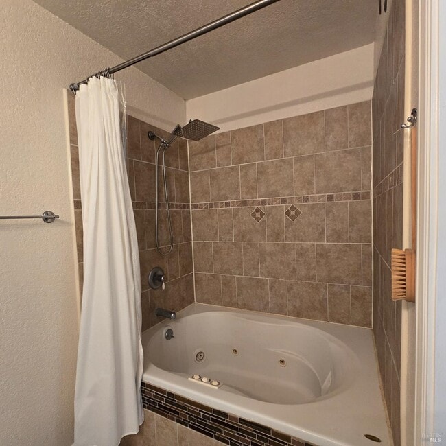 Building Photo - 480 Meadowview Dr