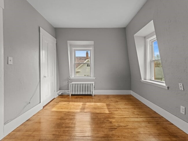 Building Photo - 40 W Central St