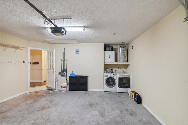 Building Photo - 17610 SW 4th Ct