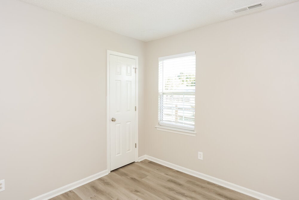 Building Photo - 4209-4204 4 Winds Ct SW