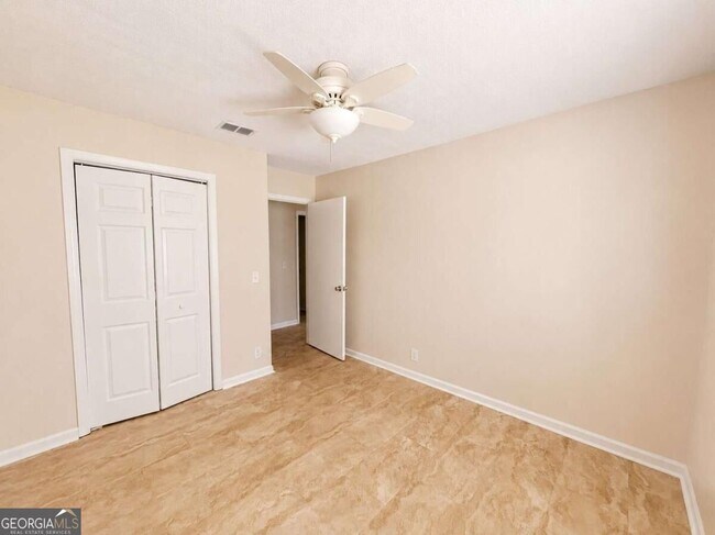 Building Photo - 117 Liberty Tree Rd