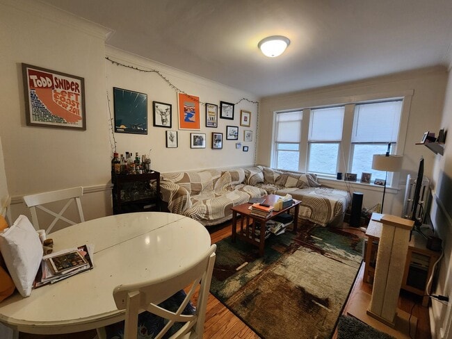 Building Photo - Spacious Updated 2 bed/1 bath in North Park