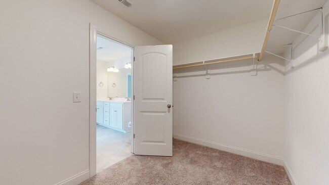 Building Photo - 507 W Red Head Cir