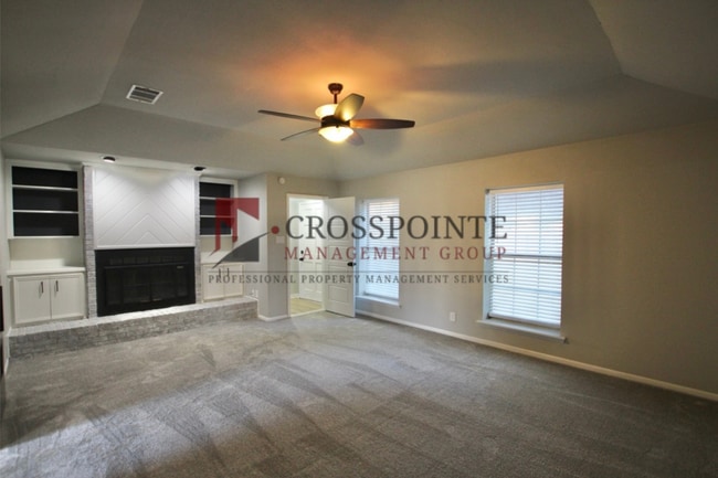 Building Photo - Recently remodeled South Tyler Home with Mother in Law Suite