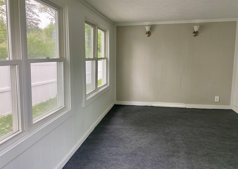 Building Photo - 3 Dodge St