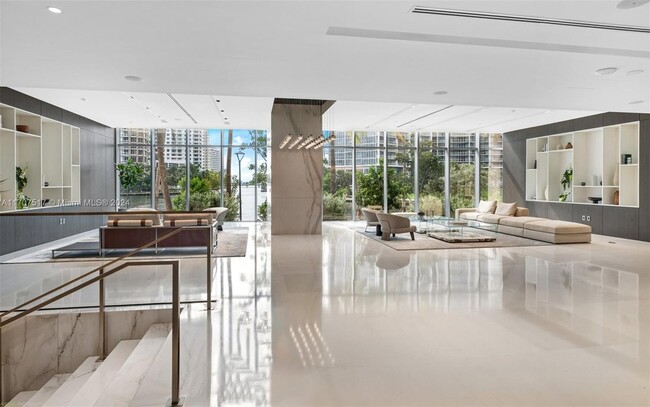 Building Photo - 300 Biscayne Blvd Way