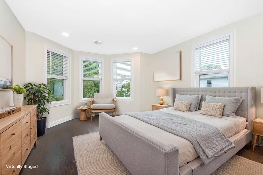 Building Photo - 77 Winchester St