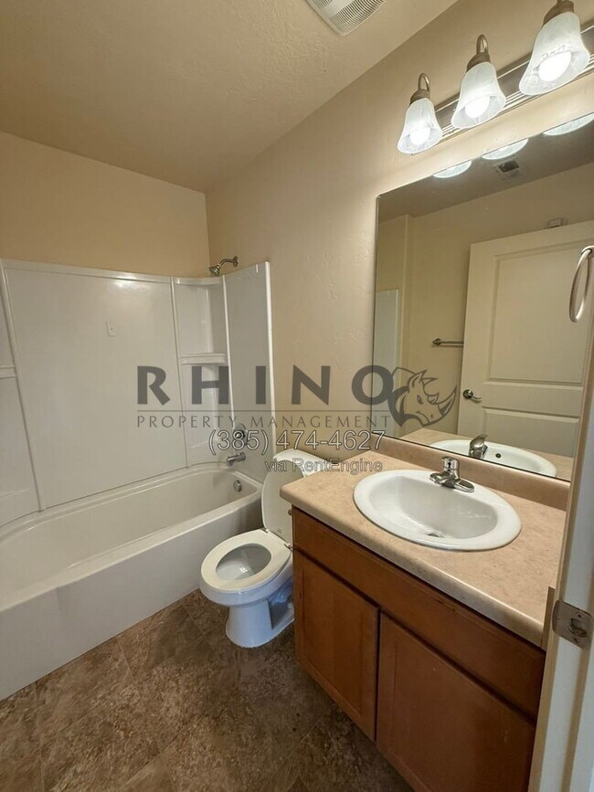 Building Photo - 6941 Village River Ln