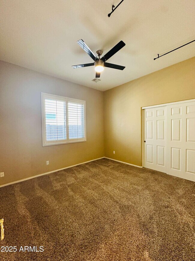 Building Photo - 2720 E Hazeltine Way