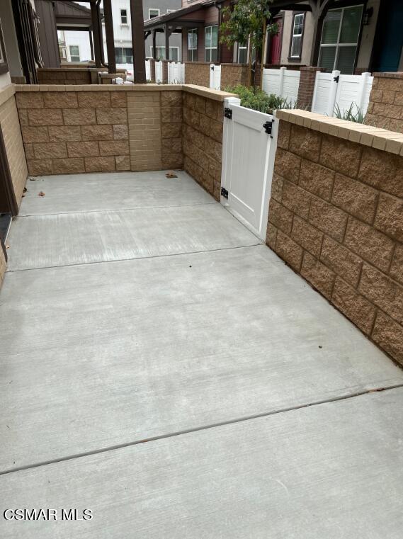 Building Photo - 105 Red Brick Dr