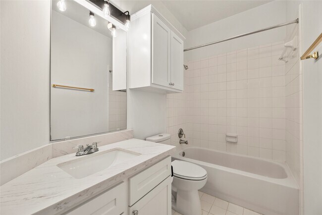 Building Photo - 25830 Clear Springs Way