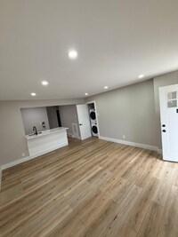 Building Photo - 319 Columbia Ave