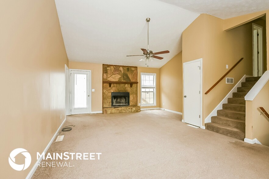 Building Photo - 4372 Lakeside Hills Way NE