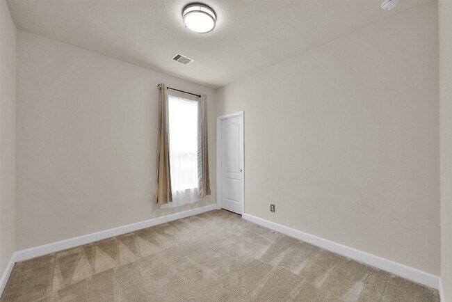 Building Photo - 3929 Eagle Nest Lake Ln