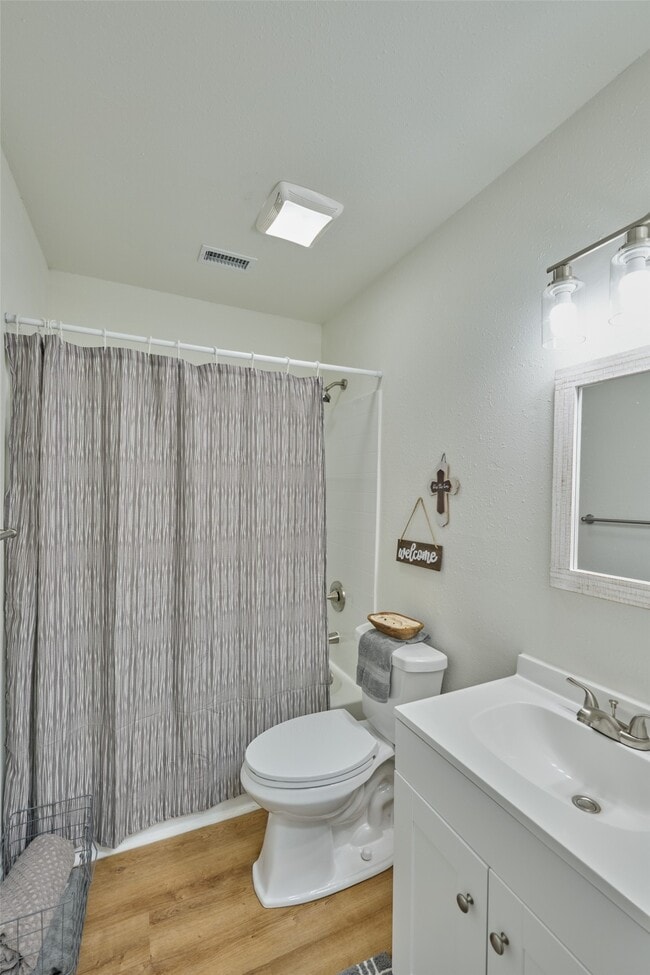 Building Photo - 31 Harbour Row Dr