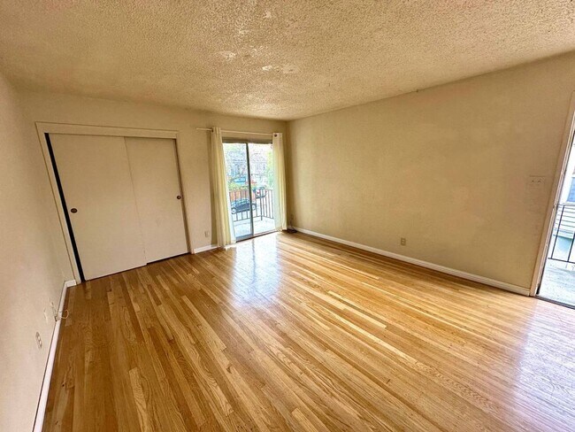 Building Photo - 1634 63rd St