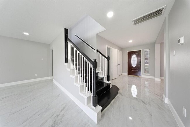 Building Photo - 8311 Sierra Hill Ct