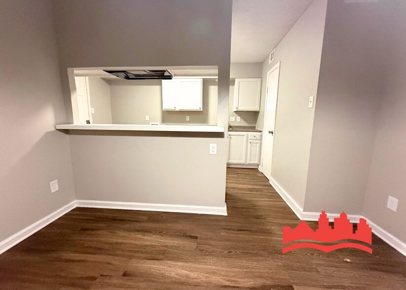 Building Photo - 658 Creekstone Cir