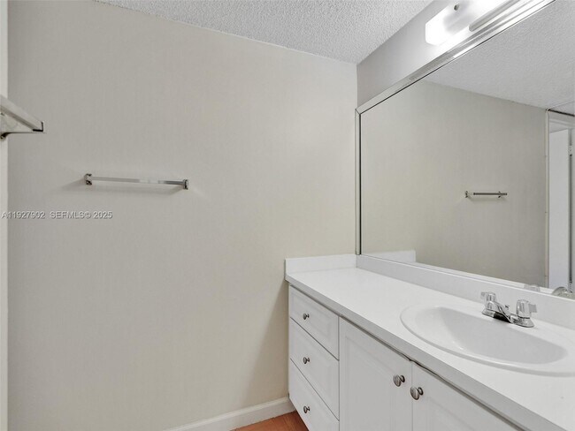 Building Photo - 4600 SW 67th Ave