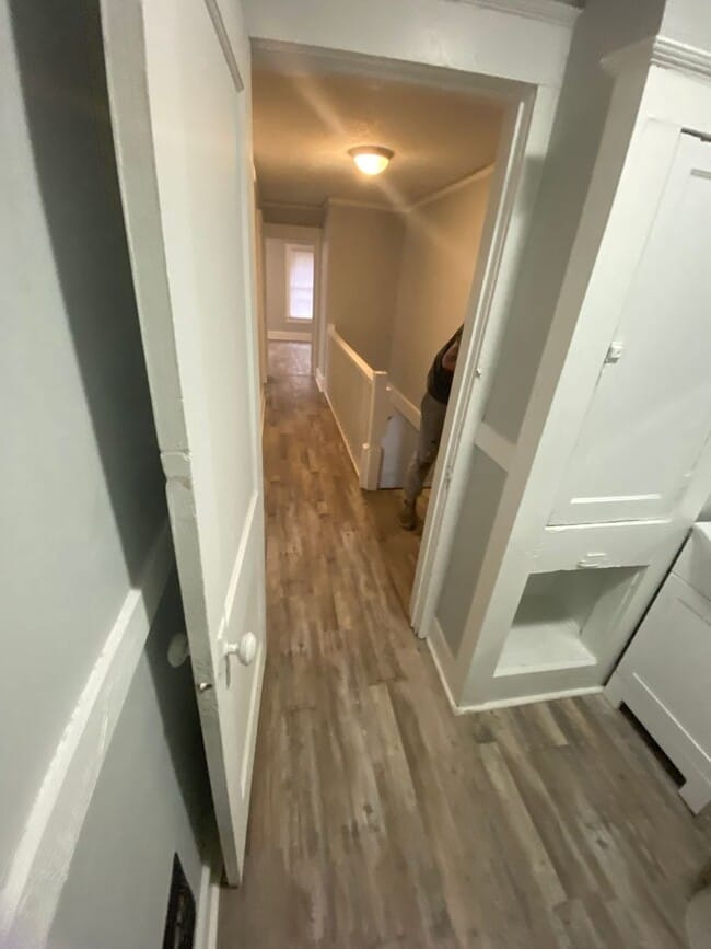 Building Photo - Dowtown Gadsden - Newly Renovated- Spacious