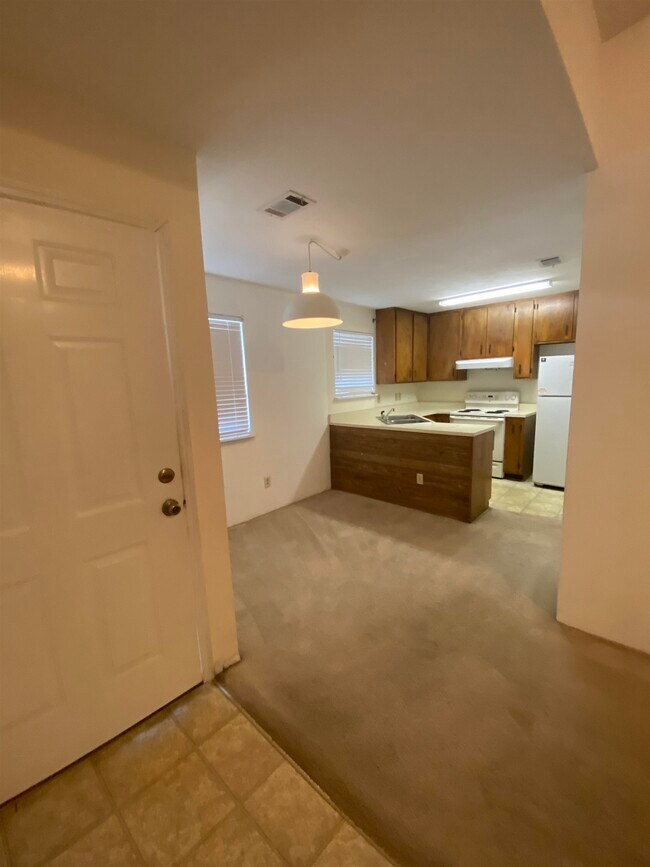 Building Photo - 6024 Greenon Ln