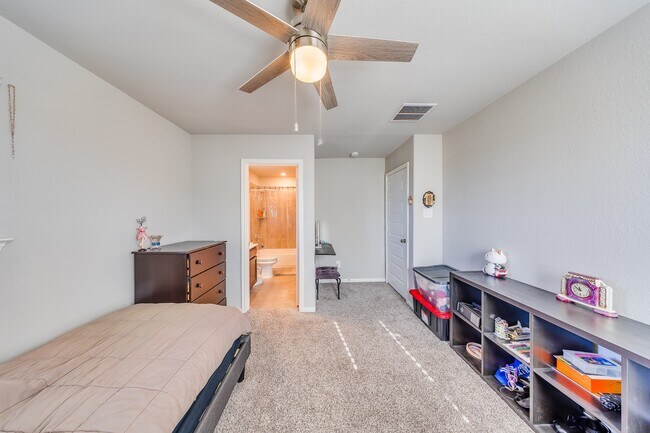 Building Photo - 2107 Cherryvale Dr