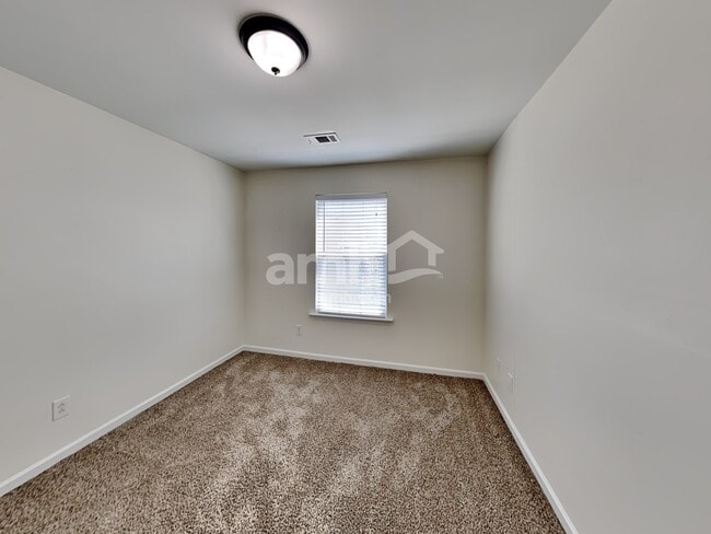 Building Photo - 222 Hiawassee Dr