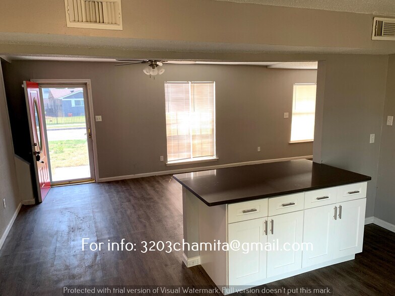 Building Photo - 3203 Chamita St