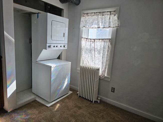 Building Photo - Triplex Main