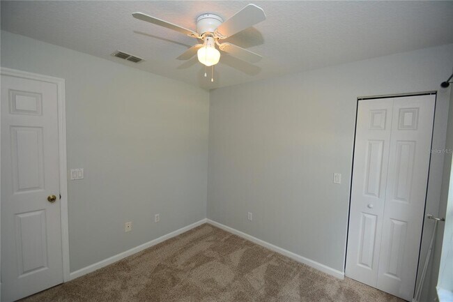 Building Photo - 37 Eton Ln