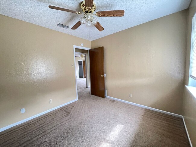 Building Photo - 3-Bedroom House for Rent in Killeen