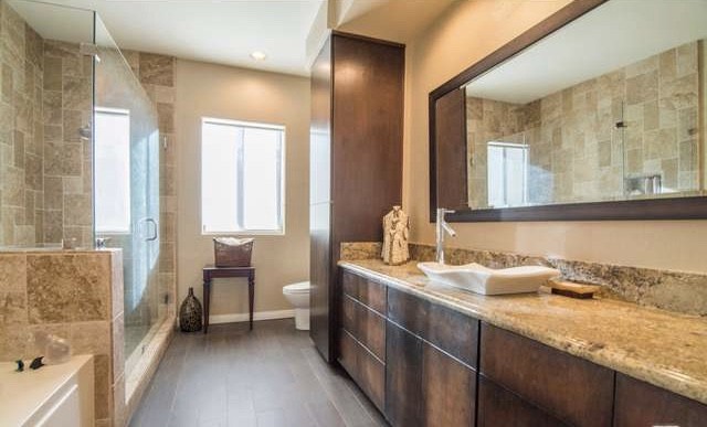 master bathroom, shower and jacuzzi tub - 4313 Van Nuys Blvd