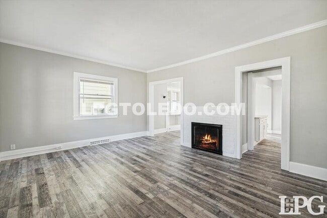 Building Photo - 4117 Thornton Ave