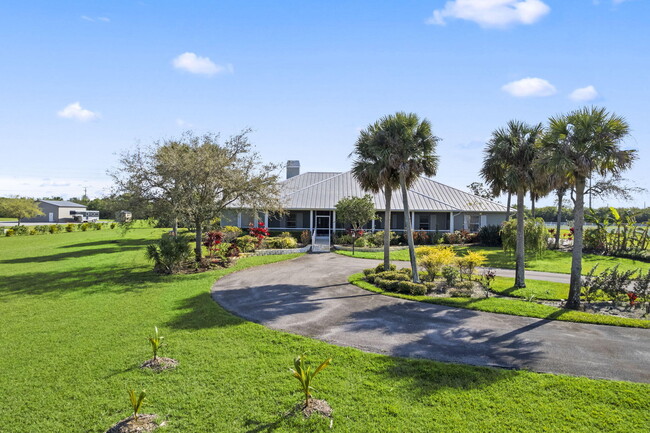 Building Photo - 8135 White Fences Ln