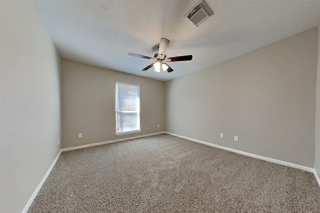 Building Photo - 70 N Creekmist Pl