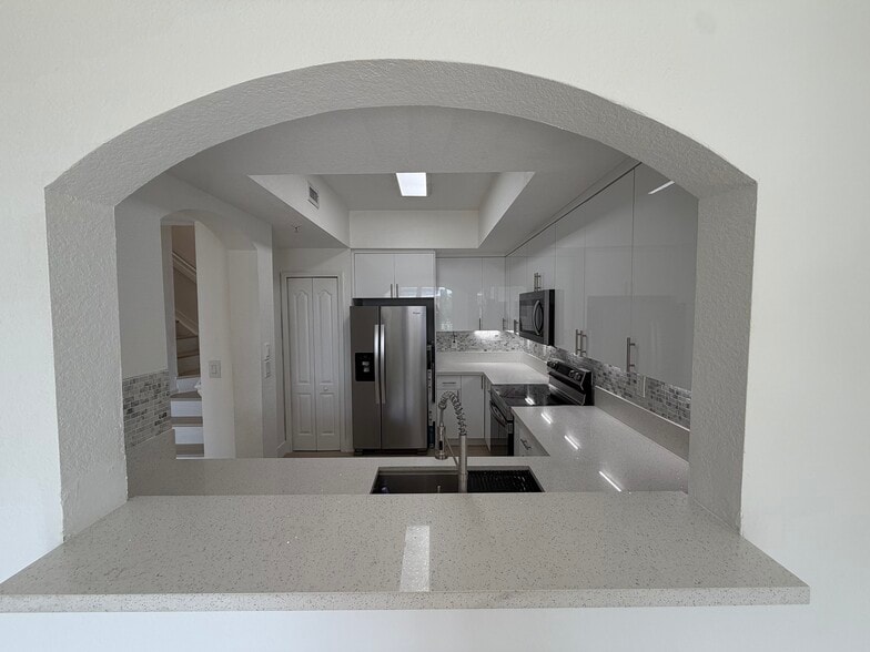 Building Photo - 8814 W Flagler St